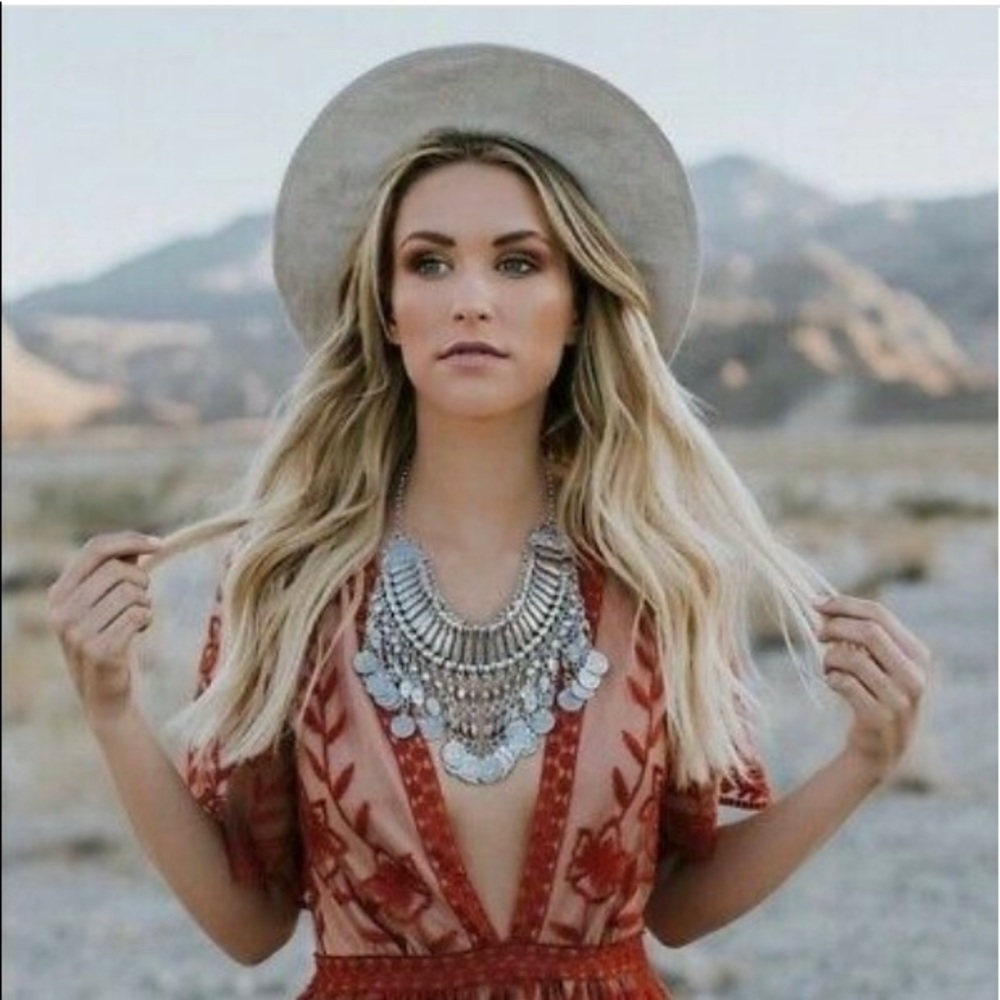 VICI statement necklace